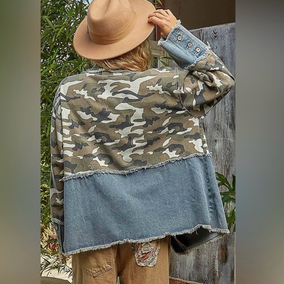 🌸NWT: POL Camouflage and Denim Jacket - Picture 14 of 14